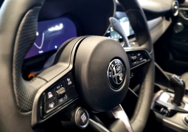 Alfa Romeo Giulia cena 237900 przebieg: 1, rok produkcji 2024 z Kutno małe 254